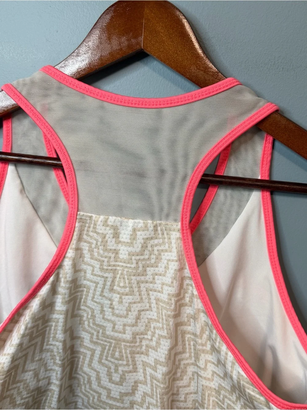 Lucky in Love Chevron Athletic Tank Top Large 12 White Pink Racerback